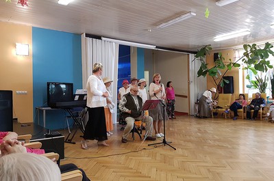 Ponikelské báby s pásmem Voskovce a Wericha