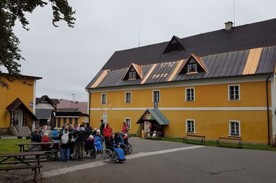 Výlet do sklárny v Harrachově