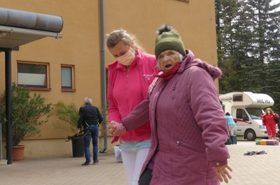 Vystoupení hudební skupiny červeného kříže