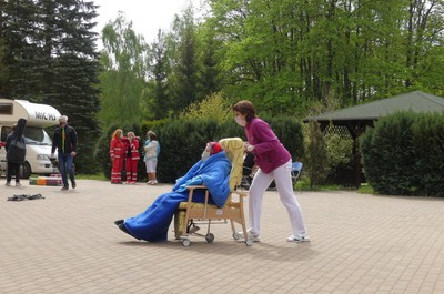 Vystoupení hudební skupiny červeného kříže