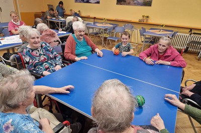 Mezigenerační setkání seniorů a dětí z MŠ Rokytnice nad Jizerou