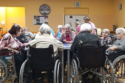 Mezigenerační setkání seniorů a dětí z MŠ Rokytnice nad Jizerou