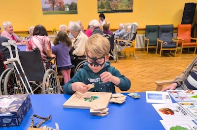 Mezigenerační setkání seniorů a dětí z MŠ Rokytnice nad Jizerou