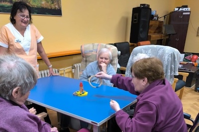 Mezigenerační setkání seniorů a dětí z MŠ Rokytnice nad Jizerou