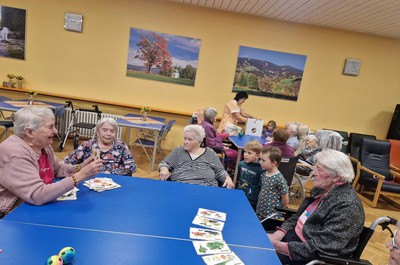 Mezigenerační setkání seniorů a dětí z MŠ Rokytnice nad Jizerou