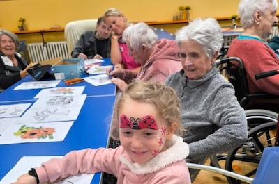 Mezigenerační setkání seniorů a dětí z MŠ Rokytnice nad Jizerou