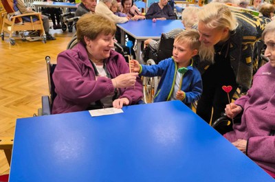 Mezigenerační setkání seniorů a dětí z MŠ Rokytnice nad Jizerou