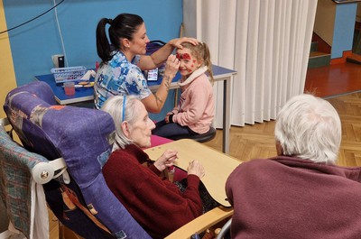 Mezigenerační setkání seniorů a dětí z MŠ Rokytnice nad Jizerou