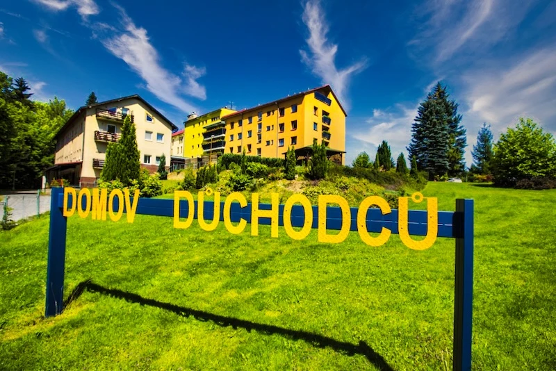 Pohled z dálky - Domov důchodců Rokytnice nad Jizerou, p.o.
